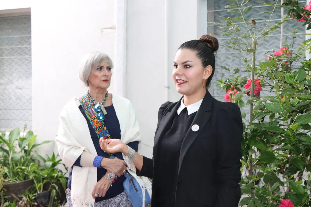 Entrega de pinkboli a mujeres con cáncer de mama