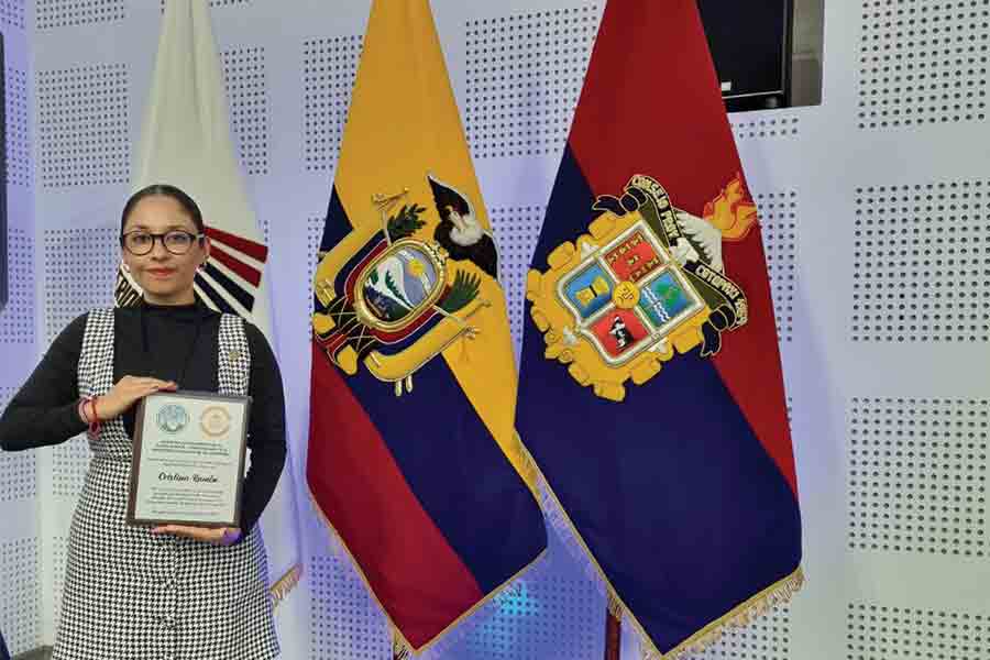 Cristina Rumbo recibió el reconocimiento en Ecuador 
