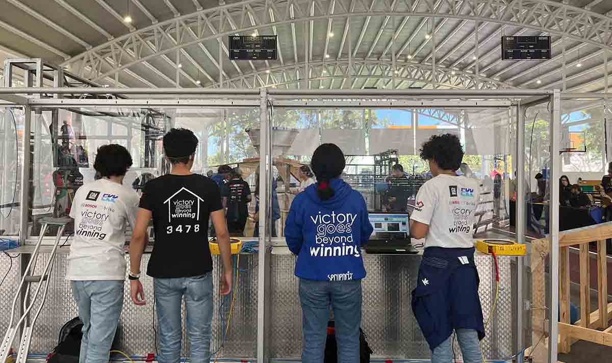 Drivers de LamBot compitiendo en Guadalajara