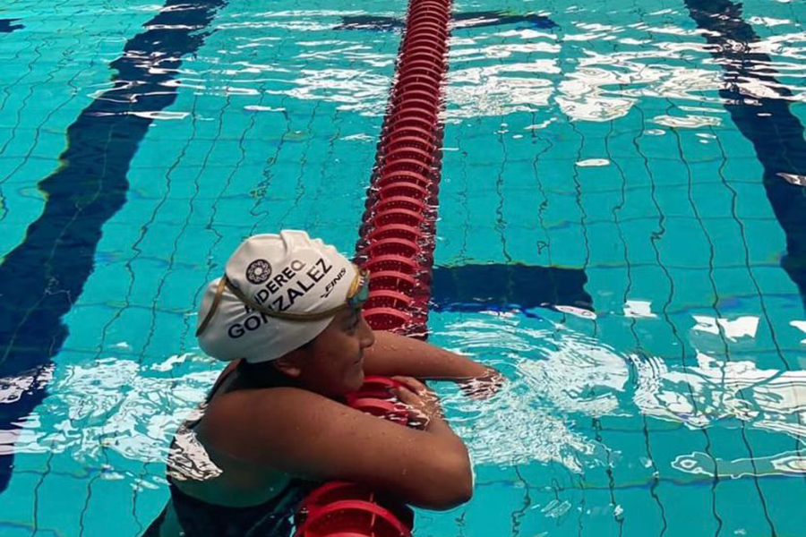 Ximena González en una de las albercas de la serie mundial de para natación