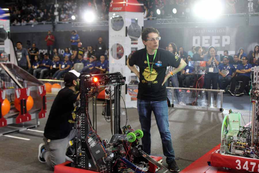 Abiel compitió en los eventos regionales de FIRST Robotics Competition de 2017 a 2020.