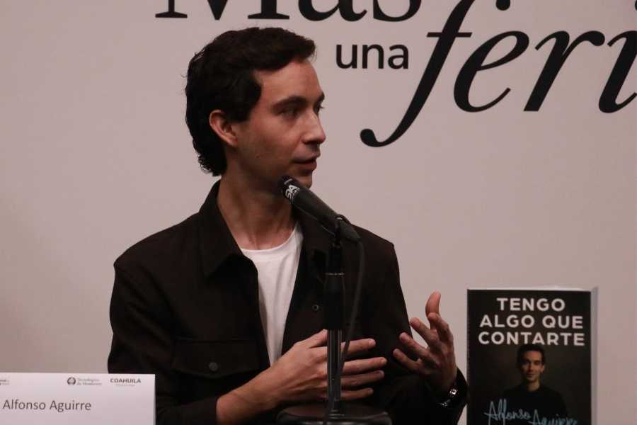 Alfonso Aguirre durante la presentación de su segundo libro en la FIL MTY