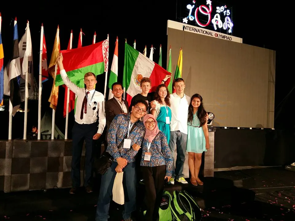 Alicia en concurso internacional