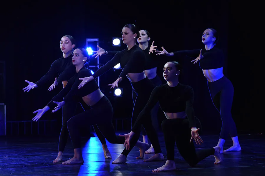Alumnas de PrepaTec en final de VibrArt 2022