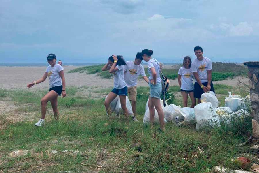 Polinizadores limpiando Puerto Arista en Chiapas