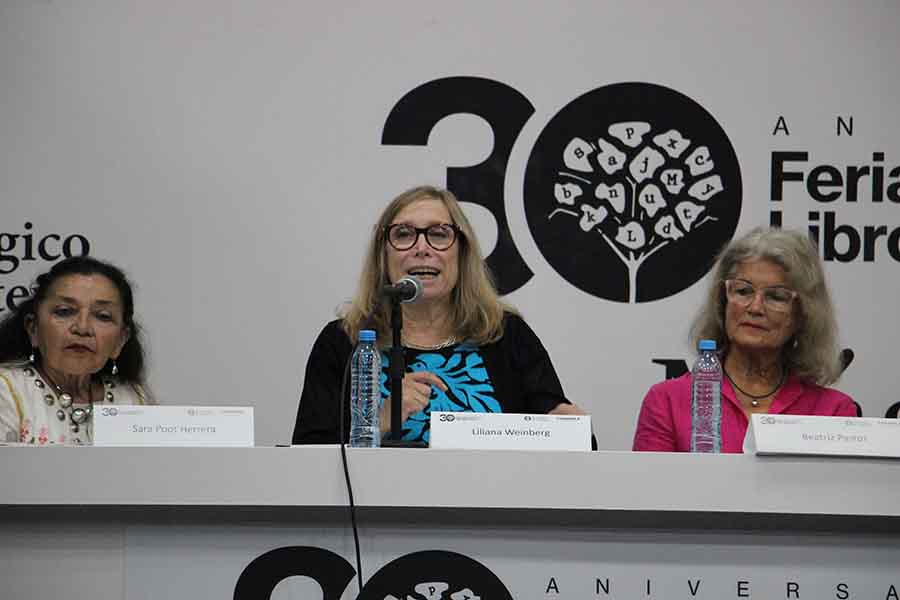 Sarah Poot, Sabina Berman y Beatriz Pastor dialogaron sobre la obra de Elena Poniatowska.