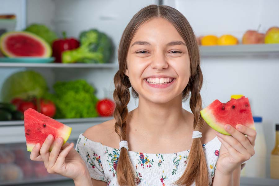 Una sana alimentación debe balancear diferentes tipos de alimentos.