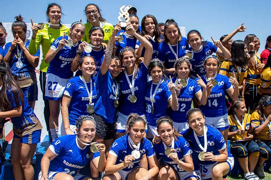 Las borregas de fútbol lograron el tetracampeonato. 
