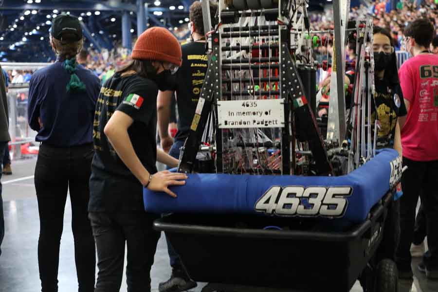 Finaliza con éxito paticipación de equipos Mexicanos en el Campeonato  Mundial de Robótica 2022 - VEX Robotics México