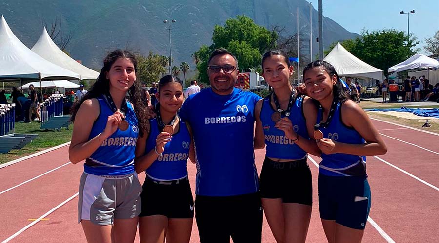 Equipo femenil de relevos 4 x 100 de campus Laguna consigue bronce en conadeip