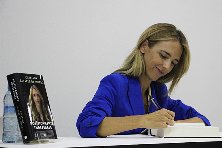Cayetana Álvarez de Toledo en la Feria Internacional del Libro Monterrey 2022