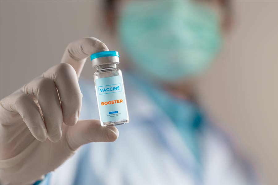 Los CDC de EU recomiendan un segundo booster con vacuna de ARN mensajero.