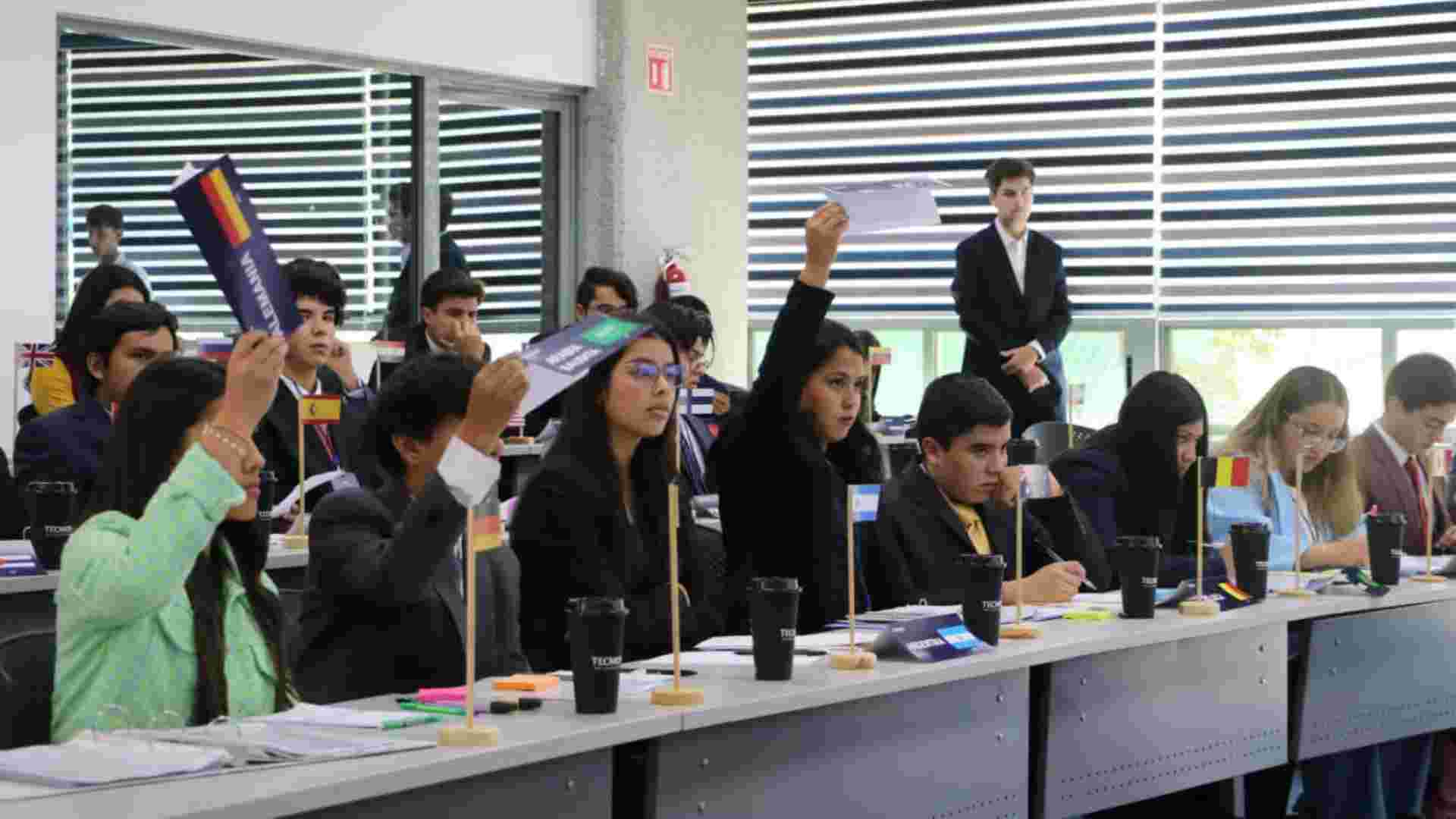 Durante TECMUN, los delegados tienen que participar activamente aportando ideas o perspectivas a los temas discutidos.