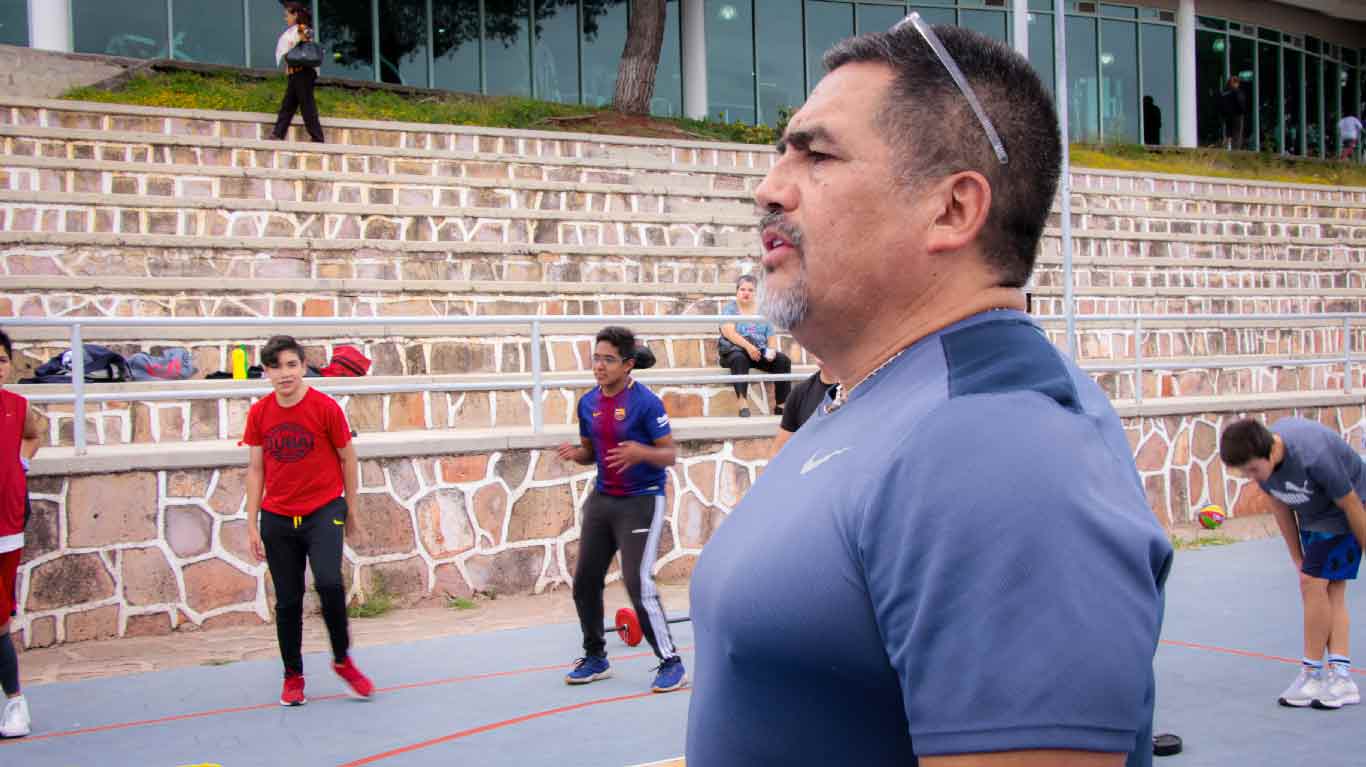 Clases de deportes con el profesor Víctor Rodríguez