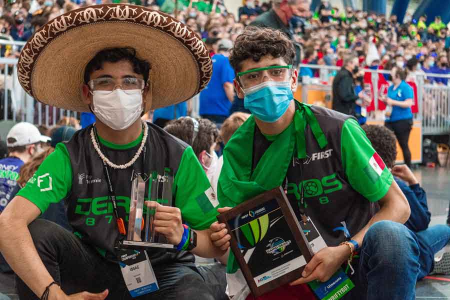 Competitivos! Mexicanos destacan en mundial de robótica FIRST 2022