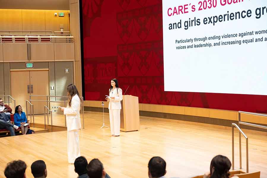 EXATEC gana reto de Harvard buscando empoderar mujeres