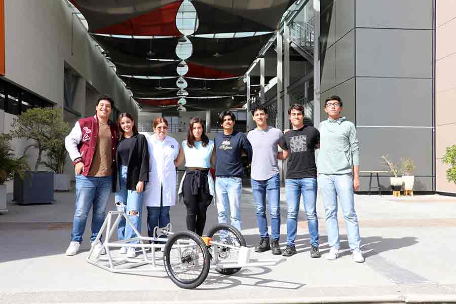 Elyos, grupo estudiantil del Tec Guadalajara que construye autos eléctricos. Competirán en el Shell Eco Marathon en Indianápolis.