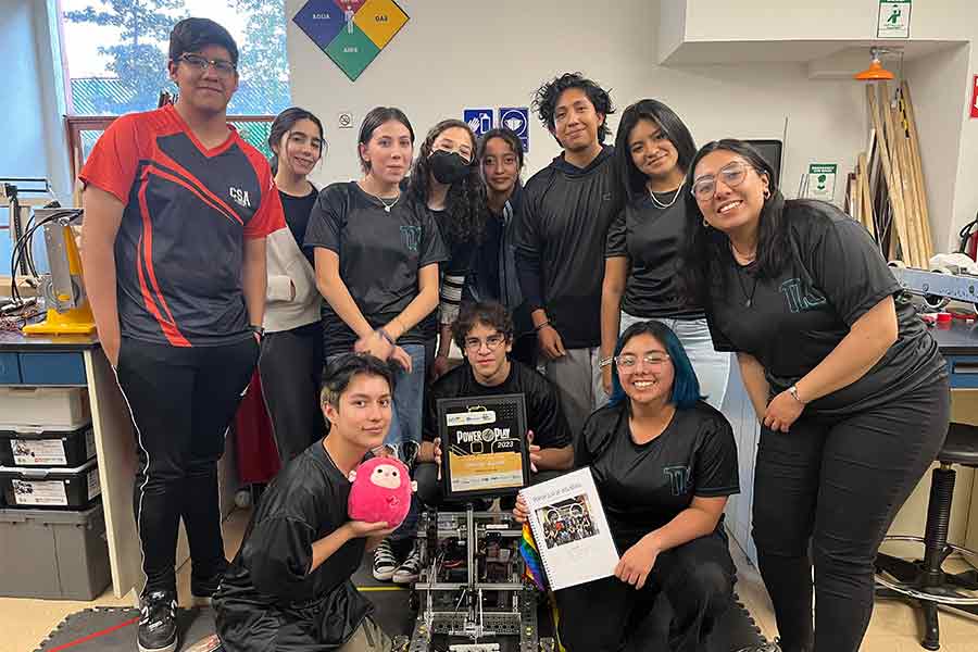 Estudiantes de campus Santa Fe clasifican a nacional de First Tech Challenge