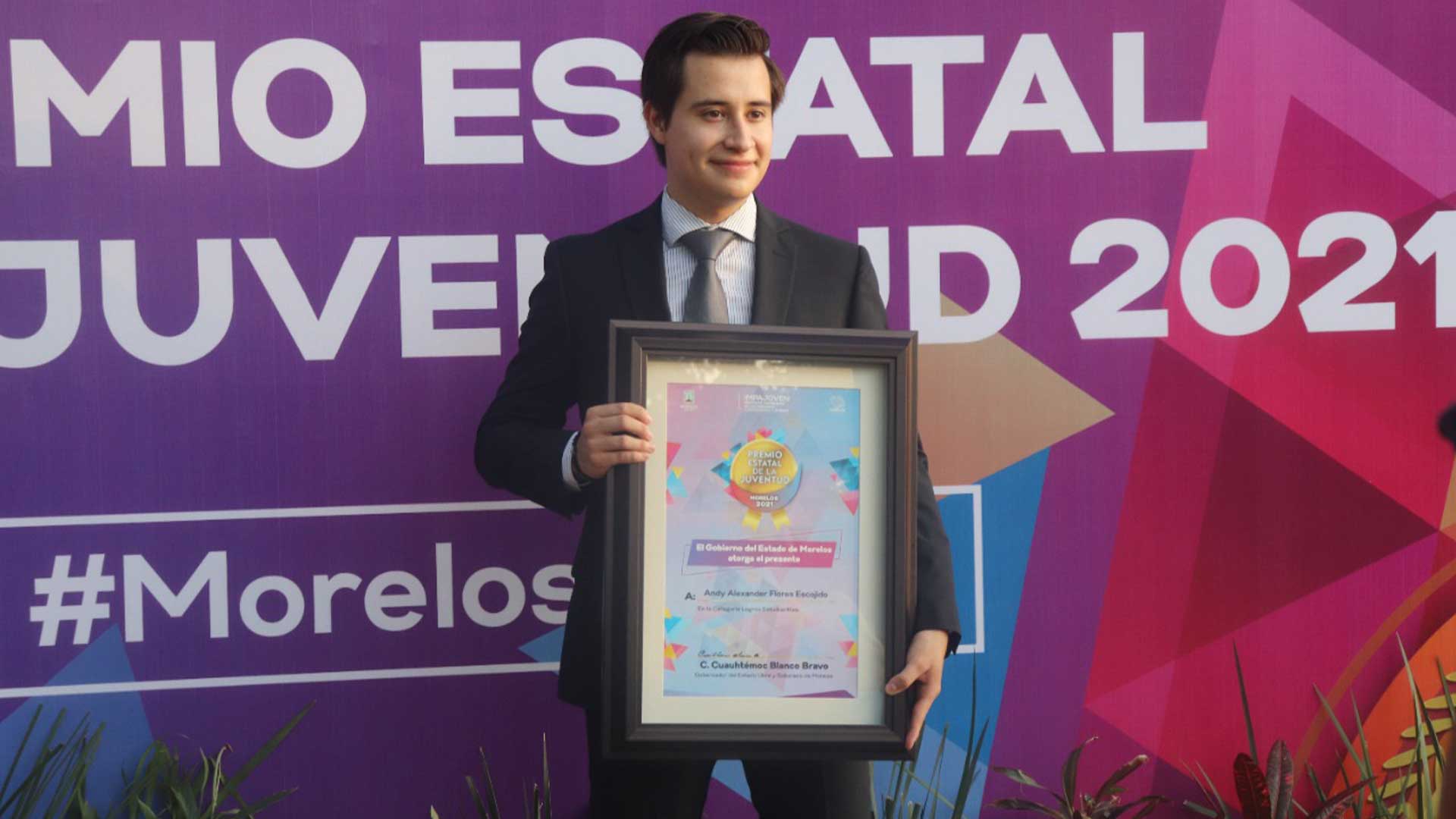 Estudiante Tec es ganador de premio estatal de la Juventud en Morelos