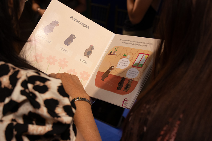 Lectores y lectoras disfrutaron de los cuentos para explicar el cáncer de mama realizados por estudiantes del Tec de Monterrey campus Laguna