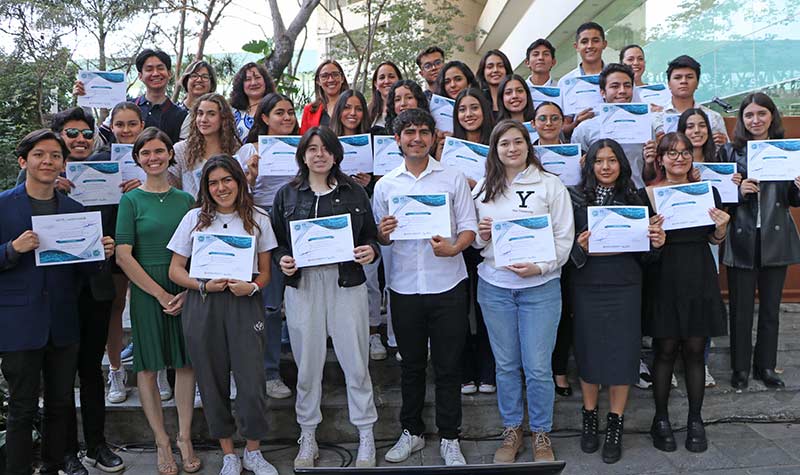 Estudiantes de la PrepaTec Cuernavaca participaron en el número “El agua como factor de cambio” de la revista digital Agua Simple, la cual se presentó en la 44 Feria Internacional del Libro del Palacio de Minería (FIL-Minería).
