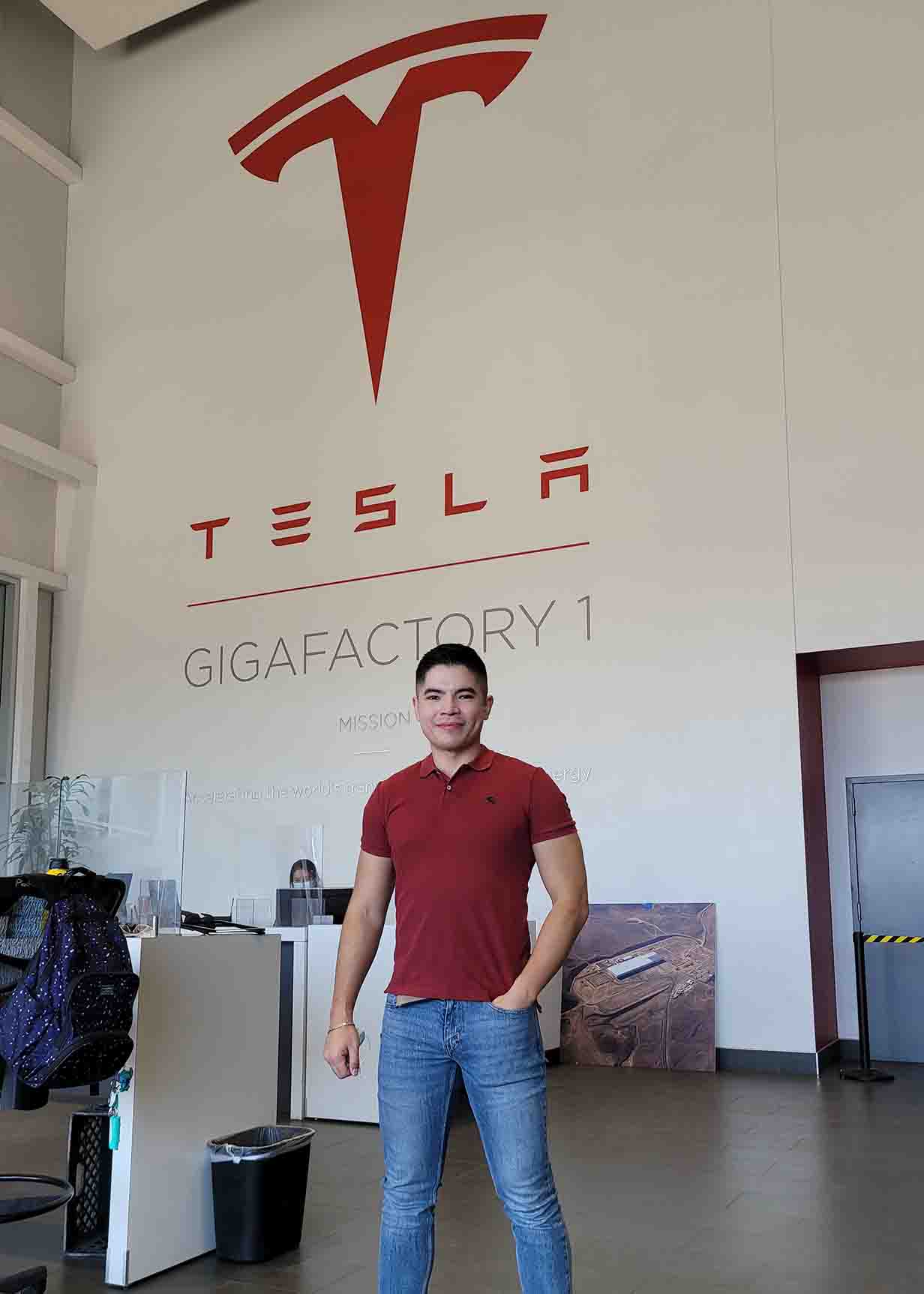 EXATEC Ulises González en Tesla