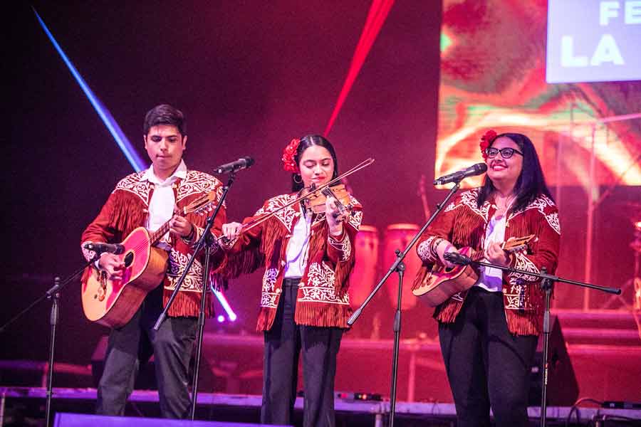 Los estudiantes del campus Tampico fueron ovacionados por el público por su canción con raíces mexicanas.