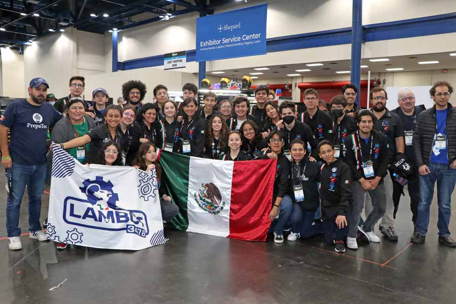 9 equipos de PrepaTec representaron a México en el FIRST Championship 2023.