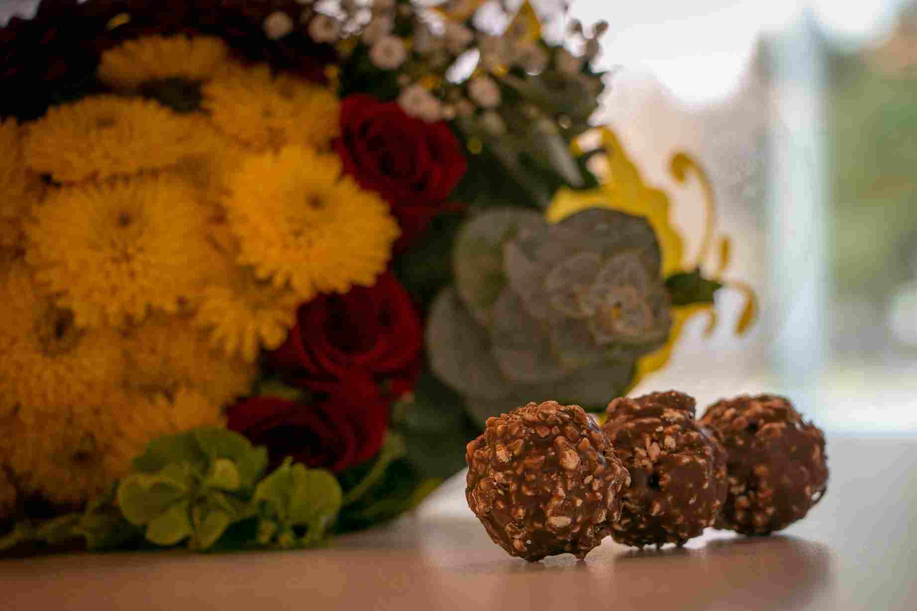 Flores y chocolates son los regalos más populares