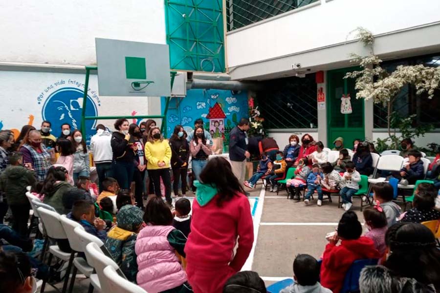 Se 'visten' de Reyes. Estudiantes de CCM llevan regalos a casa hogar |  Tecnológico de Monterrey