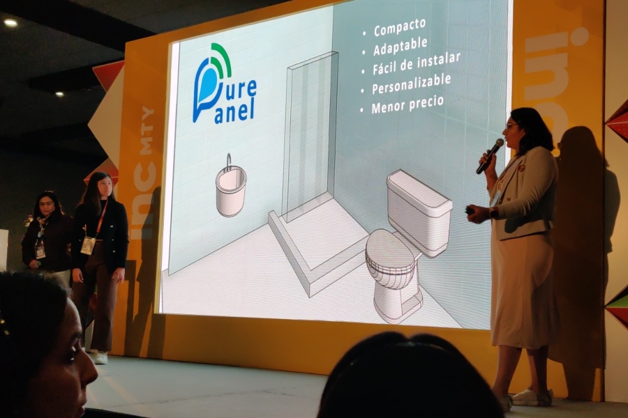 El equipo presenta su proyecto Pure Panel 