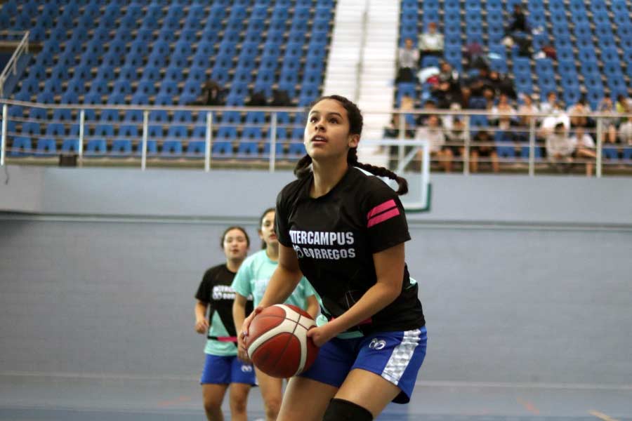 Equipo de de básquetbol femenil de campus Zacatecas gana Intercampus