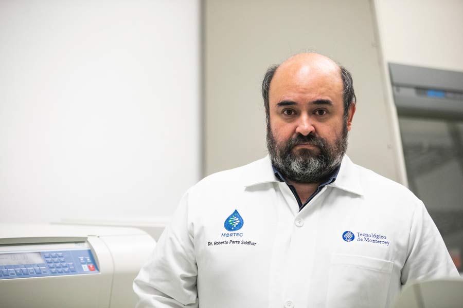 El Dr. Roberto Parra es líder del Laboratorio MARTEC