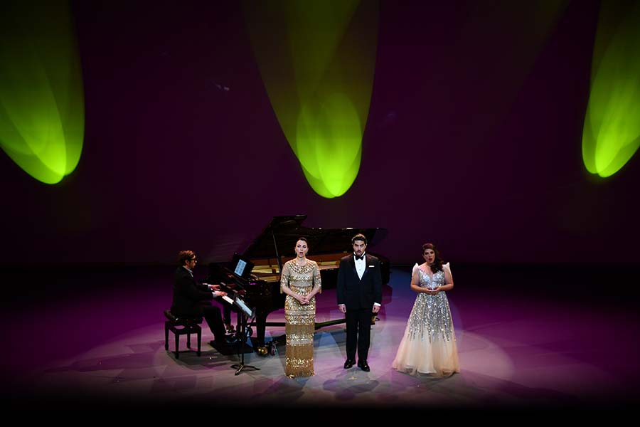 John Arida, Isabel Leonard, Fernando Cisneros y Linda Gutiérrez en el concierto de la Sociedad Artística del Tecnológico en el Auditorio Luis Elizondo.