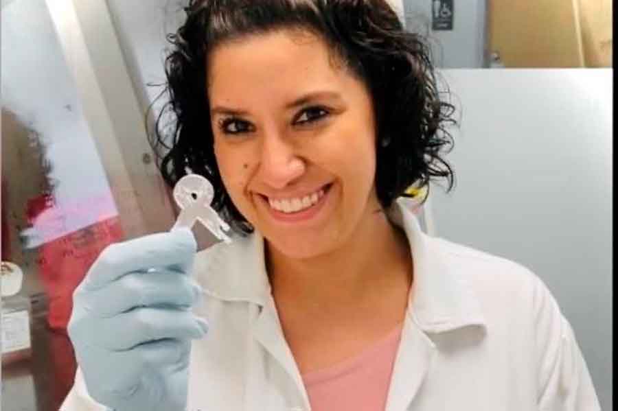 La Dra. Lara es egresada de Ingeniería Bioquímica Industrial por la Universidad Autónoma Metropolitana y con Maestría en Ciencia con especialidad en Biotecnología en el Tec de Monterrey. 