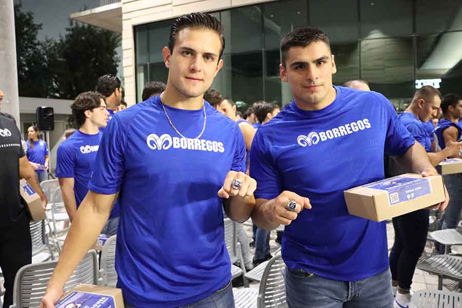 Jugadores de Borregos Monterrey recibieron su anillo de campeón. 