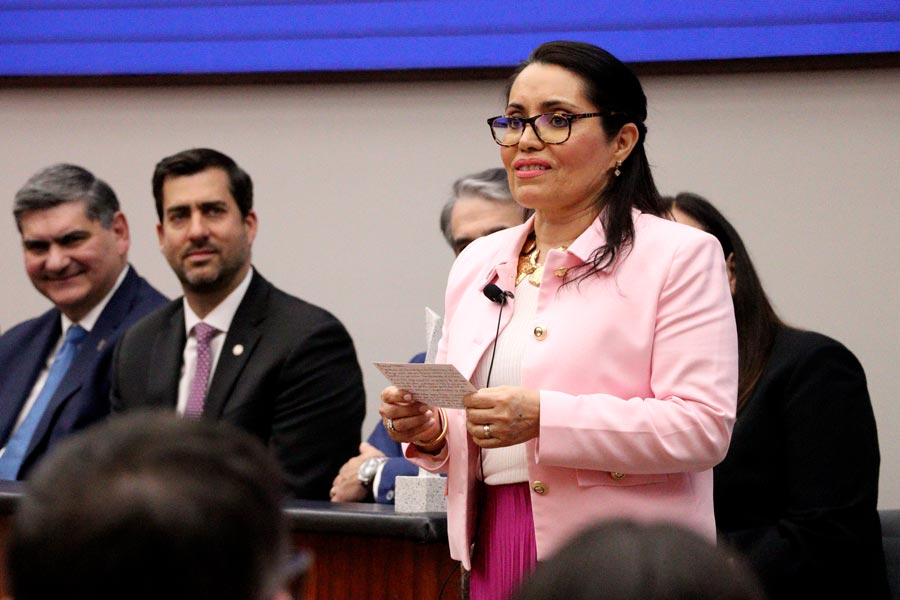 María Concepción del Alto durante su mensaje en el Premio Mujer Tec.