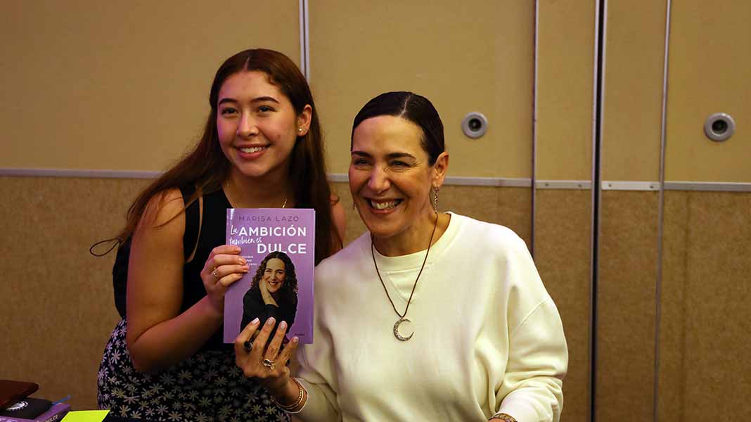 Marisa Lazo consejos para emprendedoras, en charla en el Tec Guadalajara, como presentación de su libro La ambición también es dulce.