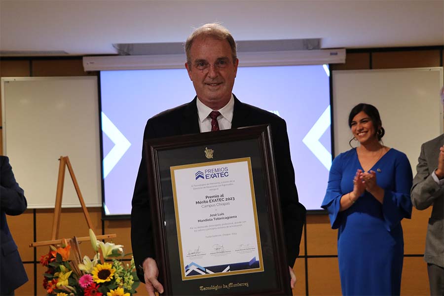 José Mandiola: Premio Mérito EXATEC 2023 en Chiapas