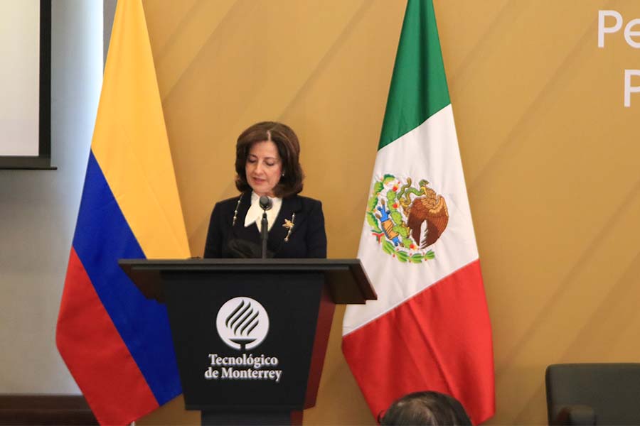México y Colombia hablan sobre perspectivas económicas en Tec Santa Fe