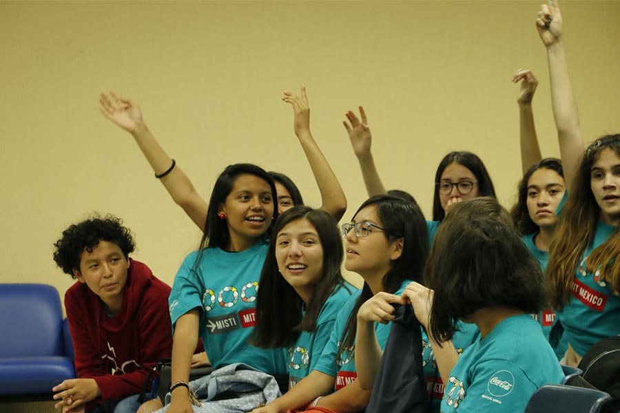 Varias de las jóvenes que participaron en el programa que implemento el Tec campus San Luis Potosí. 