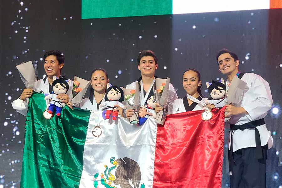 Entrega estudiante del Tec bronce a México en Mundial de Taekwondo