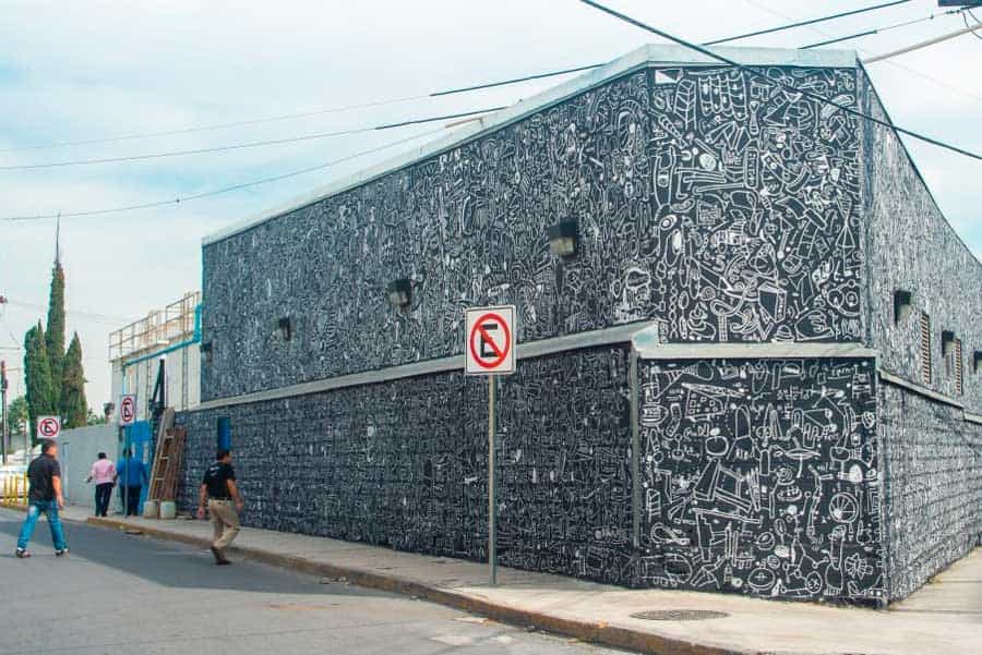 La obra "Monterrey" de Katie Mertz es parte del Programa de Arte Público de DistritoTec.