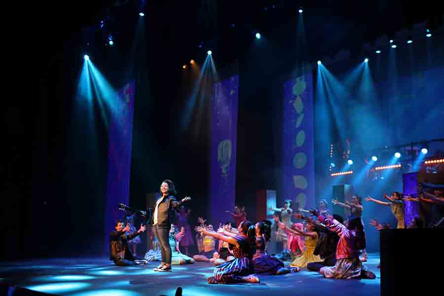 PrepaTec Santa Anita presentó el espectáculo musical Grease en el teatro Galerías.