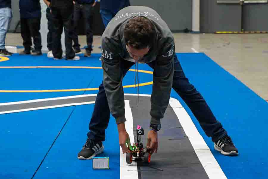 180 estudiantes del Tec compiten en navegación autónoma de vehículos