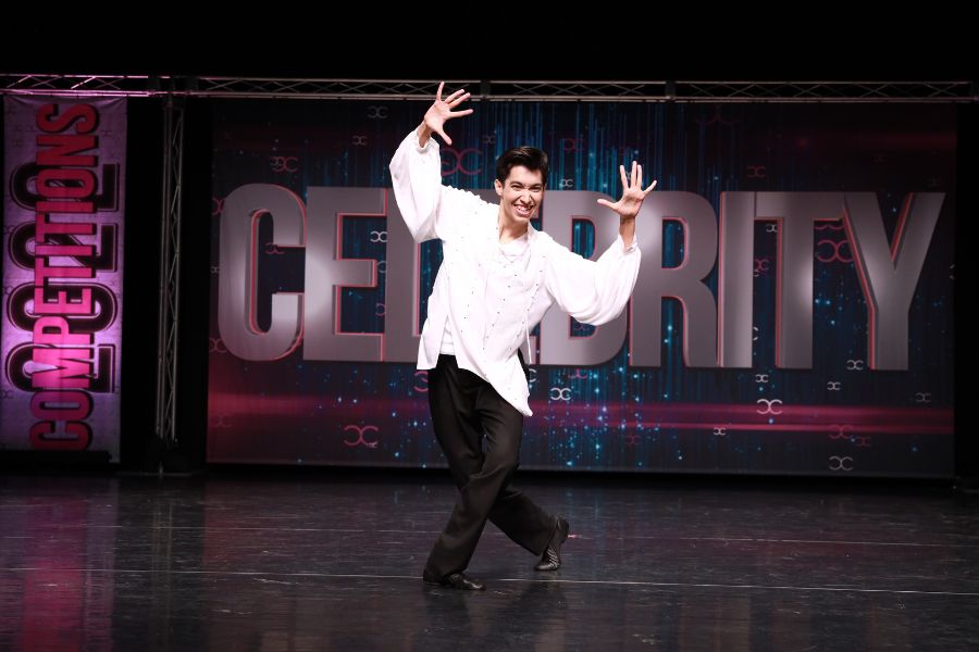 Sebastian Othon en Celebrity, competencia de baile.