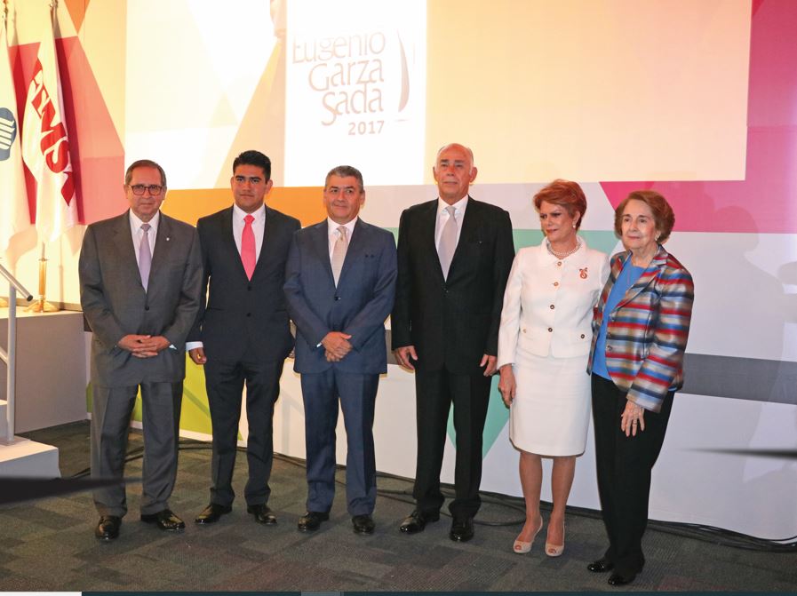 Ganadores del Premio Eugenio Garza Sada 2017, entre ellos el ingeniero José González Íñigo