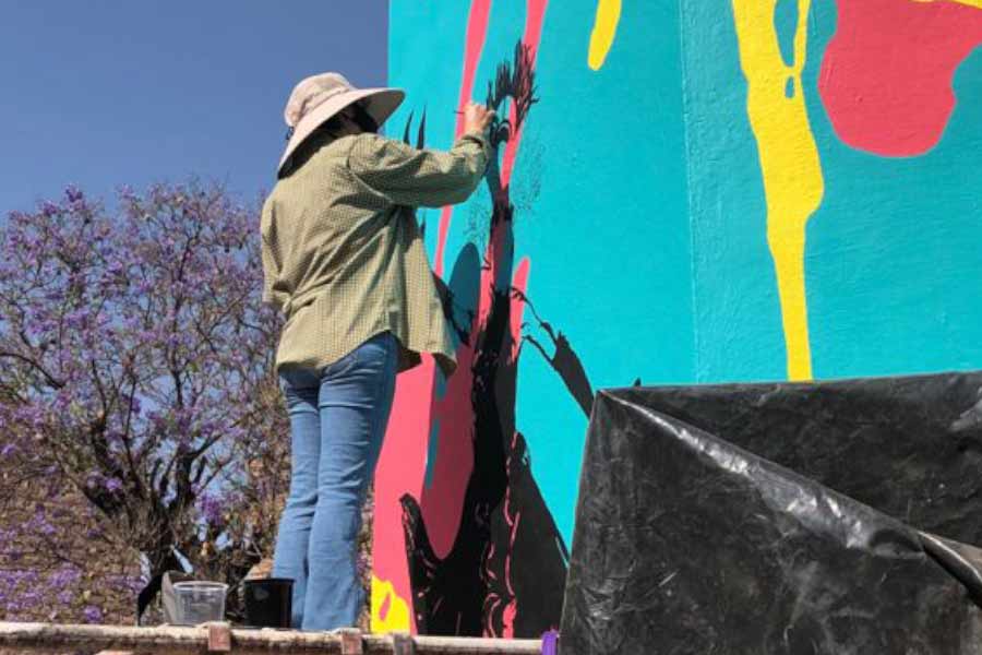 Ese cuenta que un EXATEC, Fidel Garza, donó pintura para poder realizar el proyecto. Foto: Ise Vargas