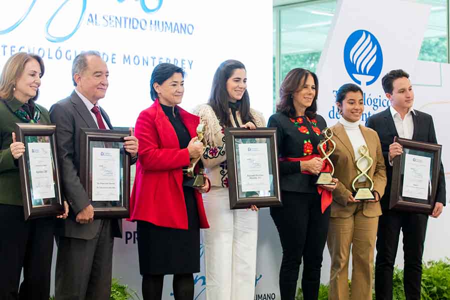 Estudiantes de Tec Toluca son galardonados con el Premio Luis Elizondo