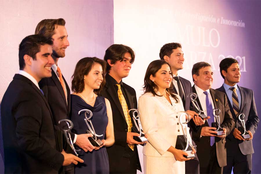 La ceremonia de entrega del Premio Rómulo Garza 2021 tuvo a 7 galardonados.